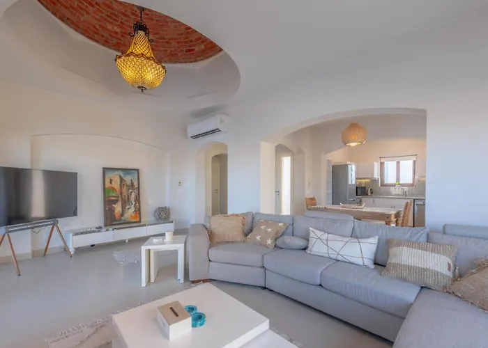 Fresh Breeze High-end 2br With Private Pool, Sabina, El Gouna فيلة