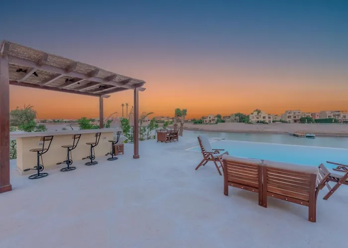 Fresh Breeze High-end 2br With Private Pool, Sabina, El Gouna فيلة